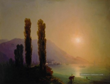 romantique romantisme Tableau Peinture - lever du soleil sur la côte d’yalta Romantique Ivan Aivazovsky russe